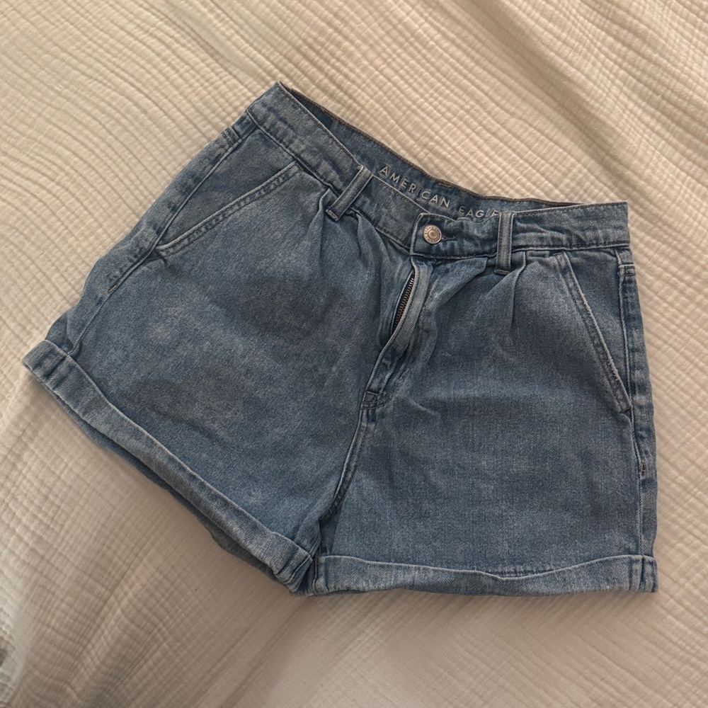 American Eagle Mom Short